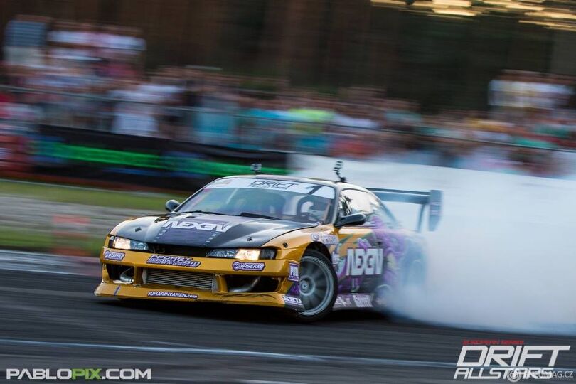 Součástí marketingu je i podpora závodů v driftování. Foto: www.nexentireusa.com