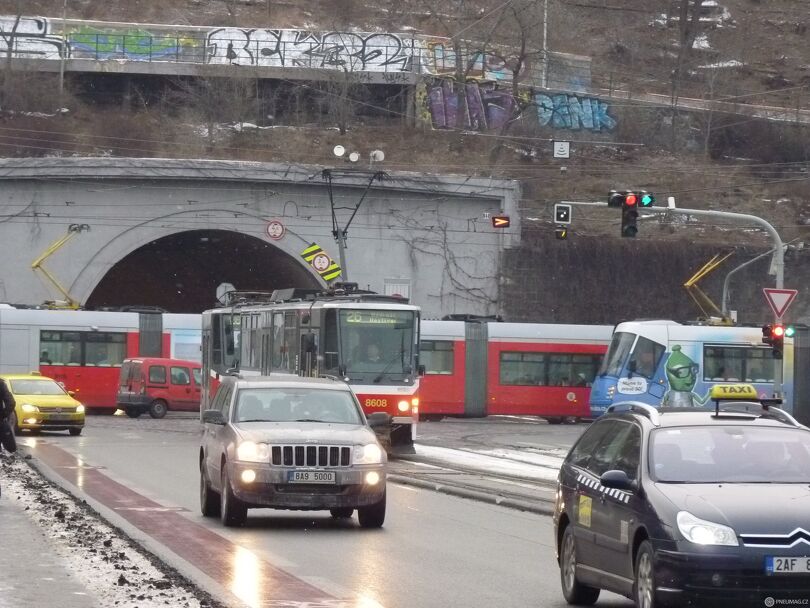 Většina off-roadů jezdí jen po městě. Je to ale „in“. Foto: Martin Singr