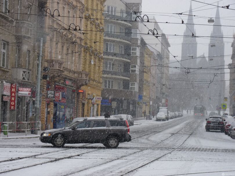 To nejlepší zimní obutí není úzké, do města klidně obujte široké pneumatiky. Foto: Martin Singr